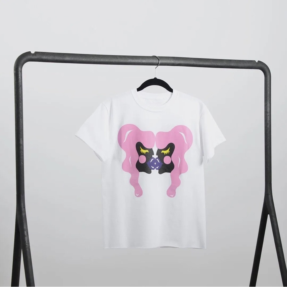Chic White Tee with Pink Graphic Design